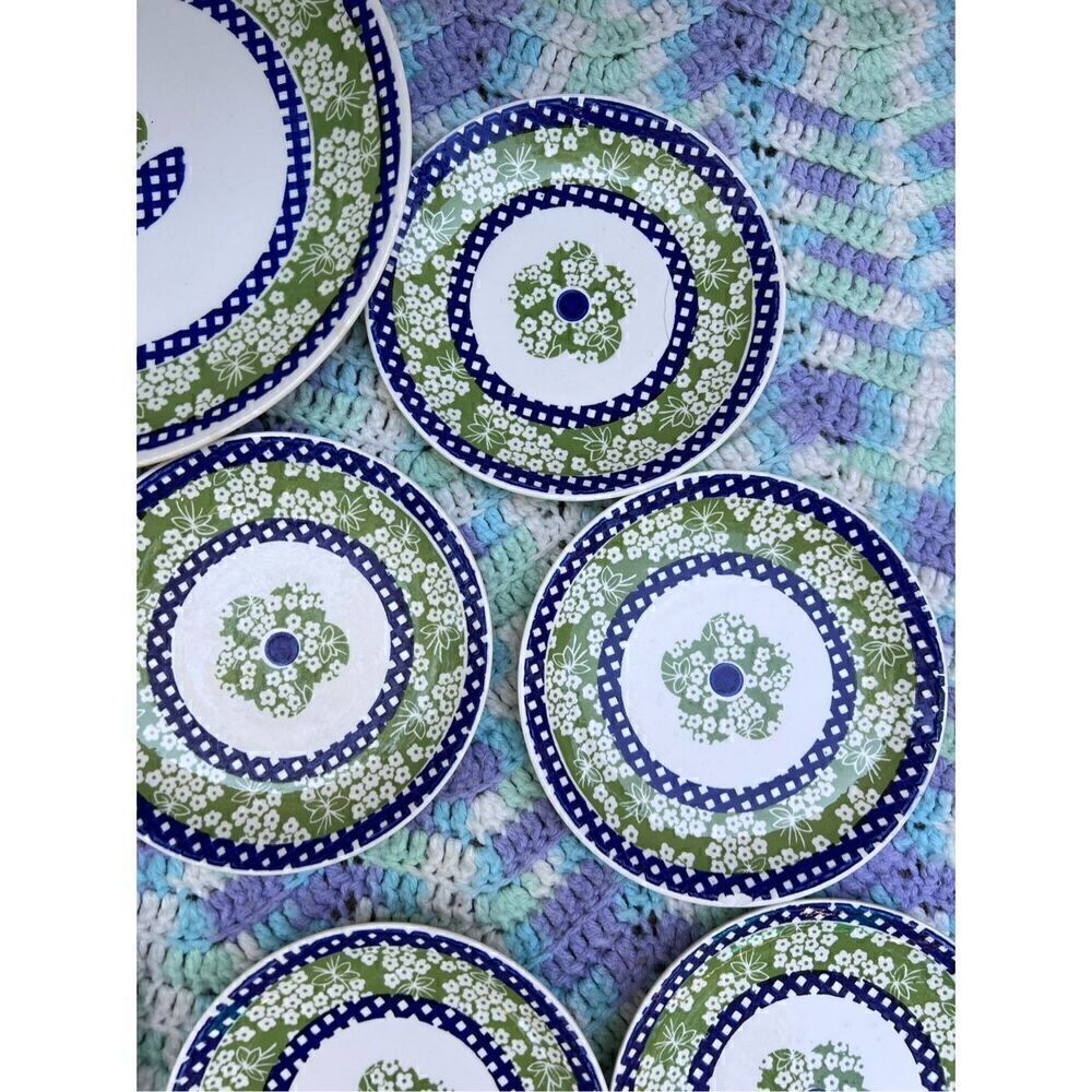 Vintage Mod Flower Power Plate Set - Picture 6 of 13